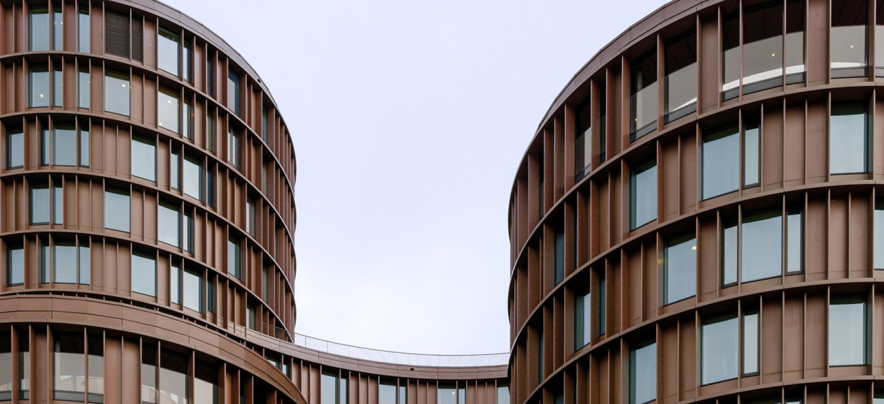 Building with curvy shapes